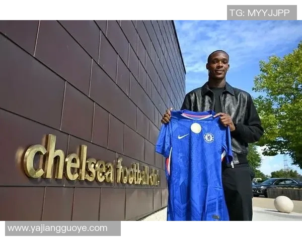 切尔西成功签下英超新星，引发球迷激烈讨论